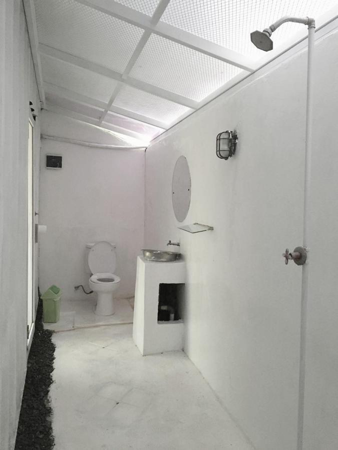 Hotel Kubu Container à Uluwatu Extérieur photo