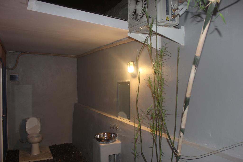Hotel Kubu Container à Uluwatu Extérieur photo