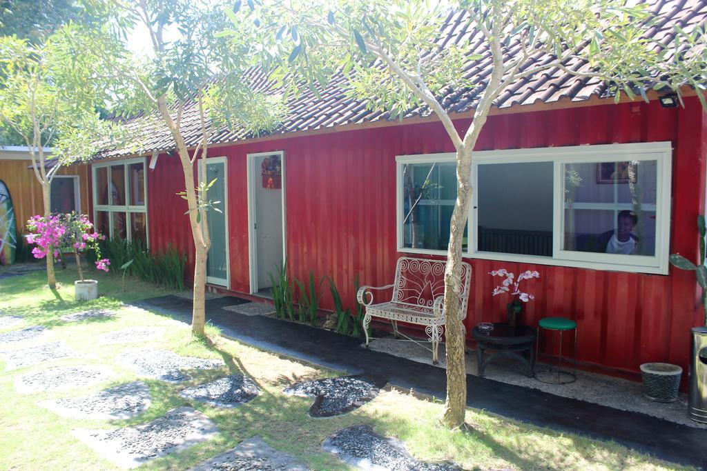 Hotel Kubu Container à Uluwatu Extérieur photo