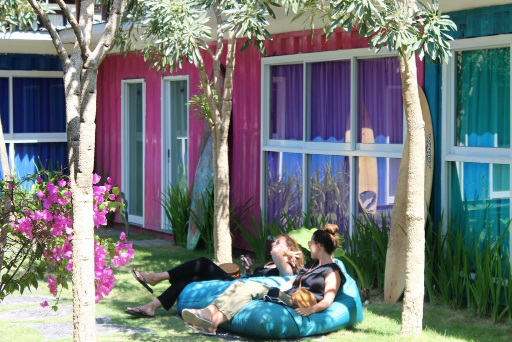Hotel Kubu Container à Uluwatu Extérieur photo