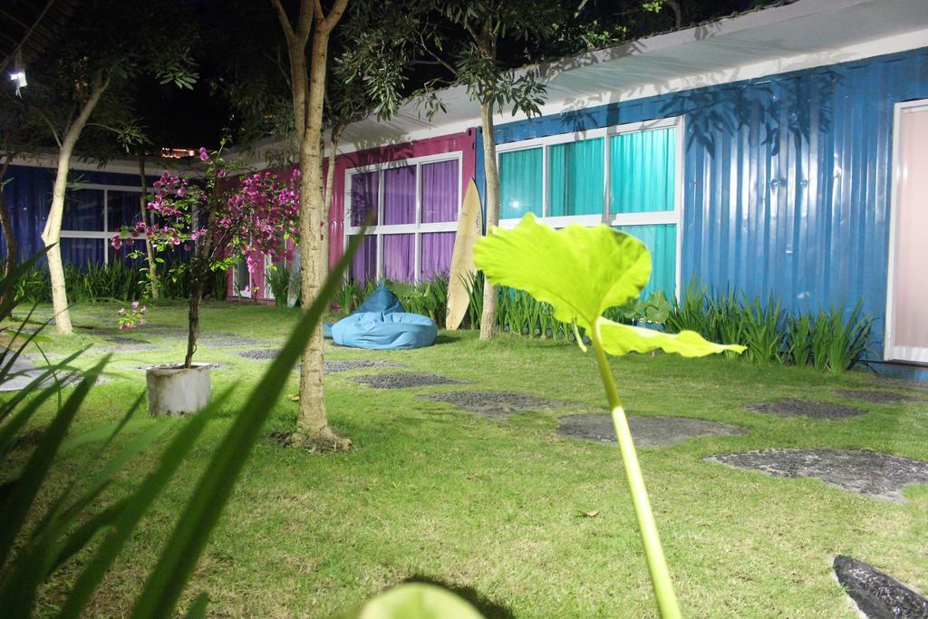 Hotel Kubu Container à Uluwatu Extérieur photo