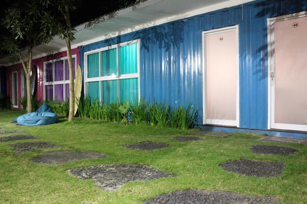 Hotel Kubu Container à Uluwatu Extérieur photo